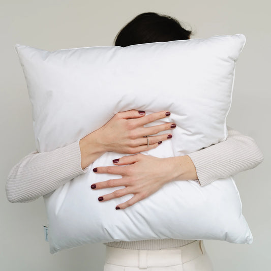 The Hiboo firm pillow 